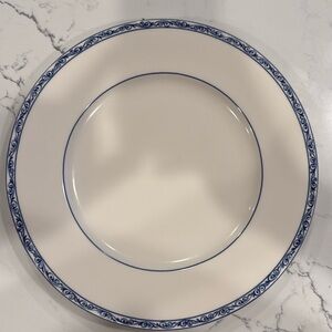 Six dinner plates for Chelsie